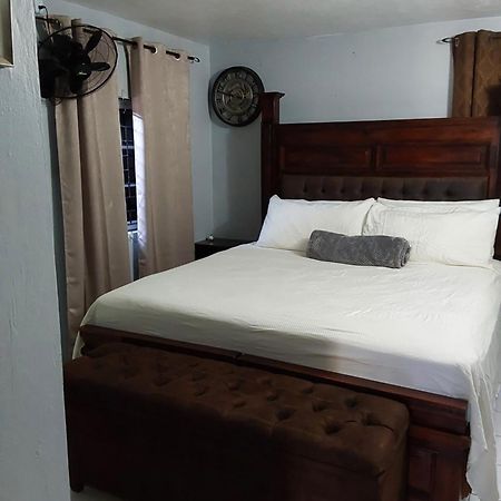 Zipcode Hideaway Guesthouse Portmore Exterior photo