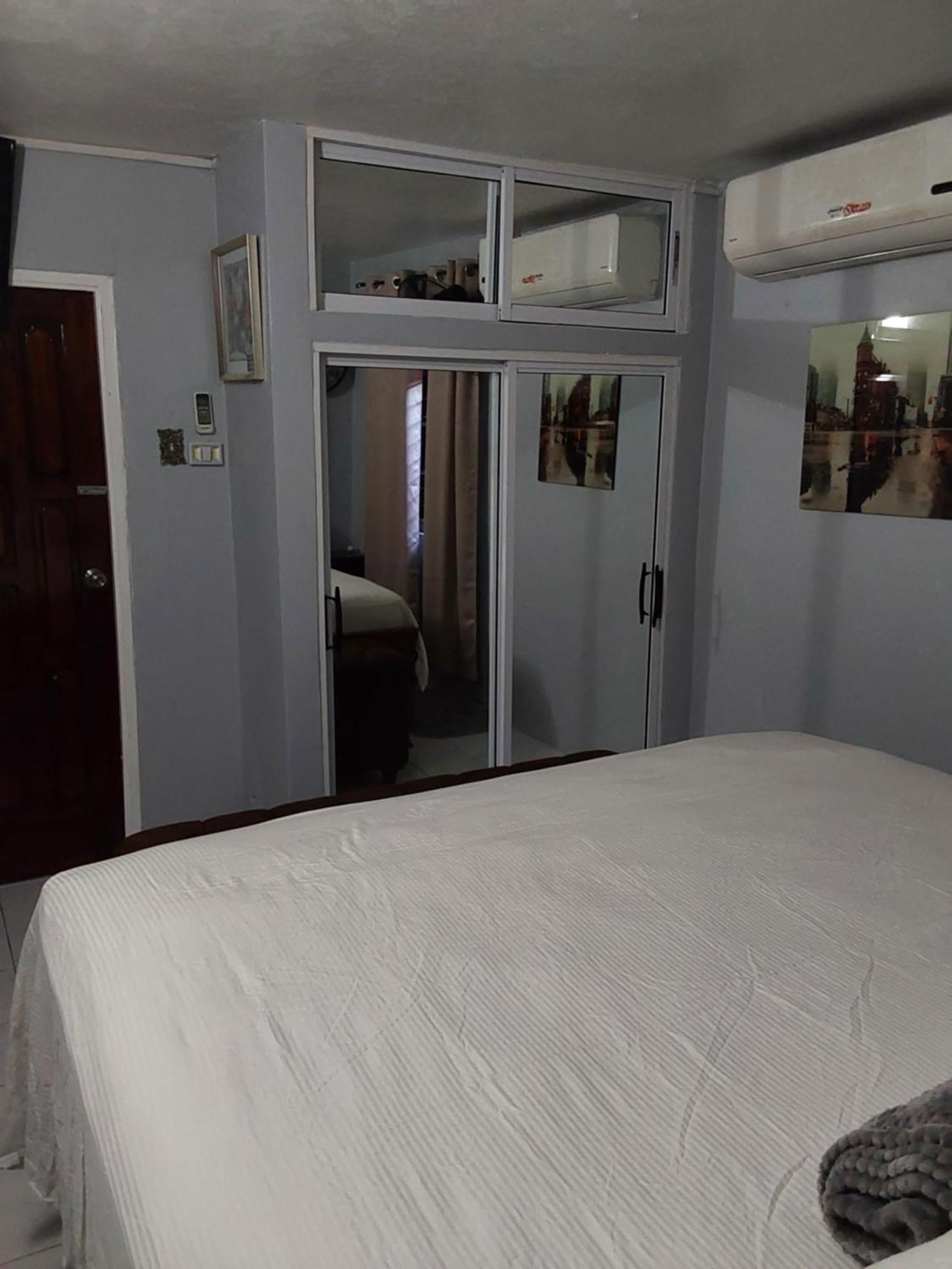 Zipcode Hideaway Guesthouse Portmore Exterior photo